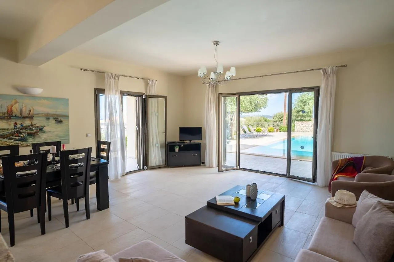 Villa Latos Lourdata  Greece